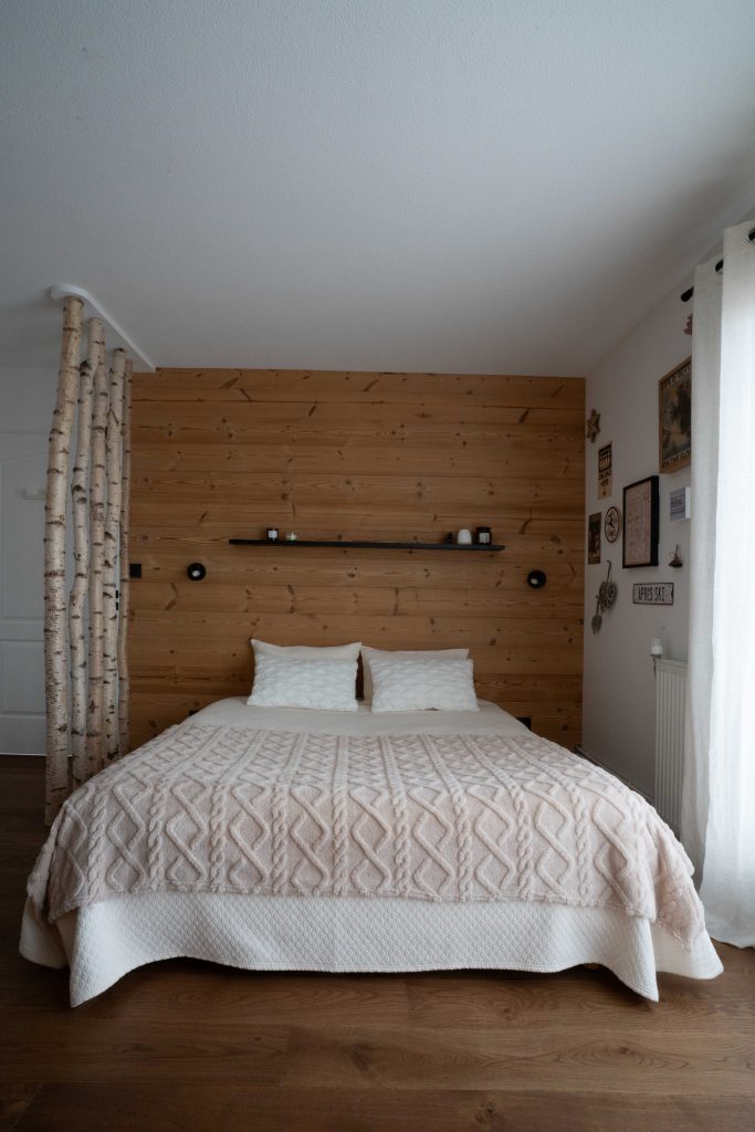 cote pavee-chambre chalet-chalet bois blanc